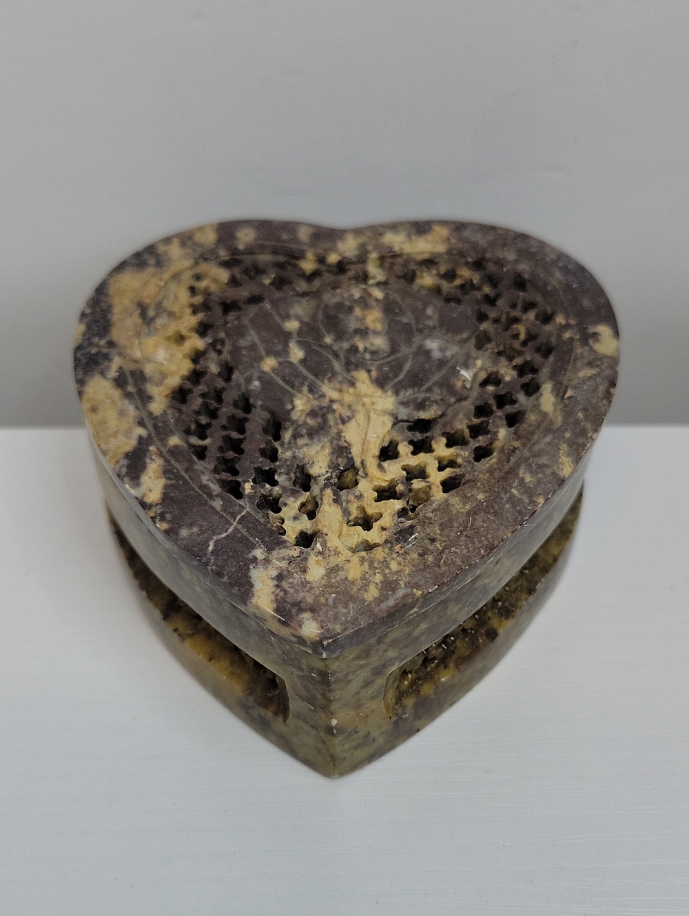 Vintage Heart Shaped Carved Stone Box Filled With Earrings - Picture 3 of 3